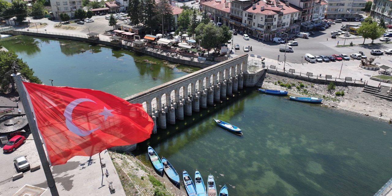 Beyşehir’in tarihi ve doğal güzellikleri rehberler eşliğinde tanıtılıyor