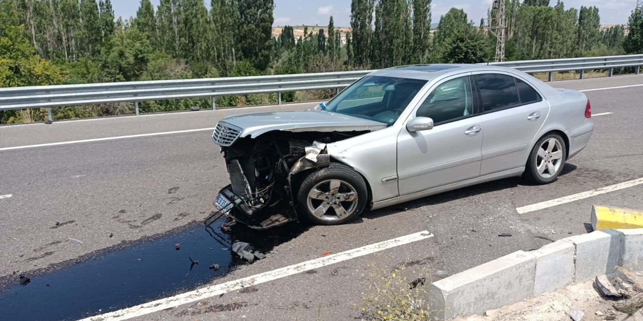 Konya’da 2 otomobil çarpıştı! 5 yaralı var