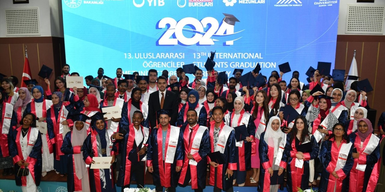 Yabancı öğrenciler Konya’da düzenlenen törenle mezun oldu