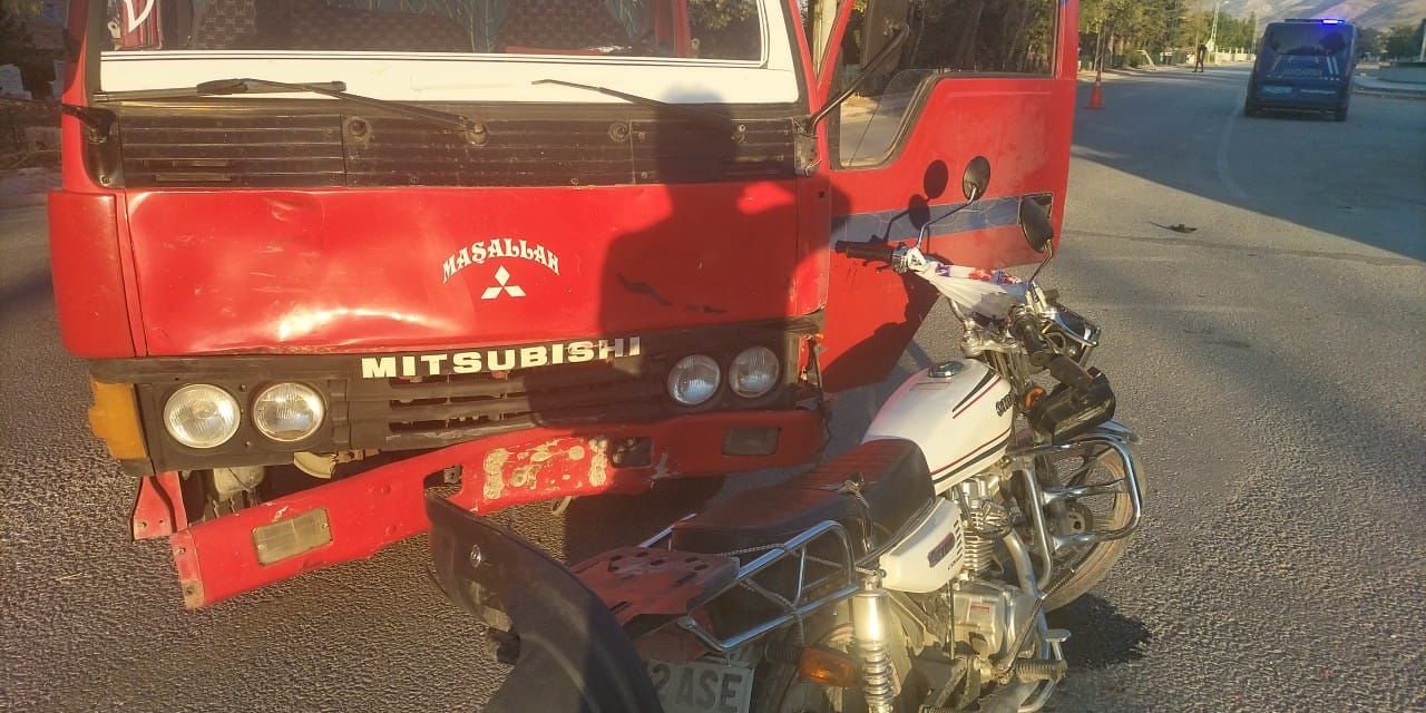 Ereğli’de kamyonetle çarpışan motosikletin sürücüsü yaralandı