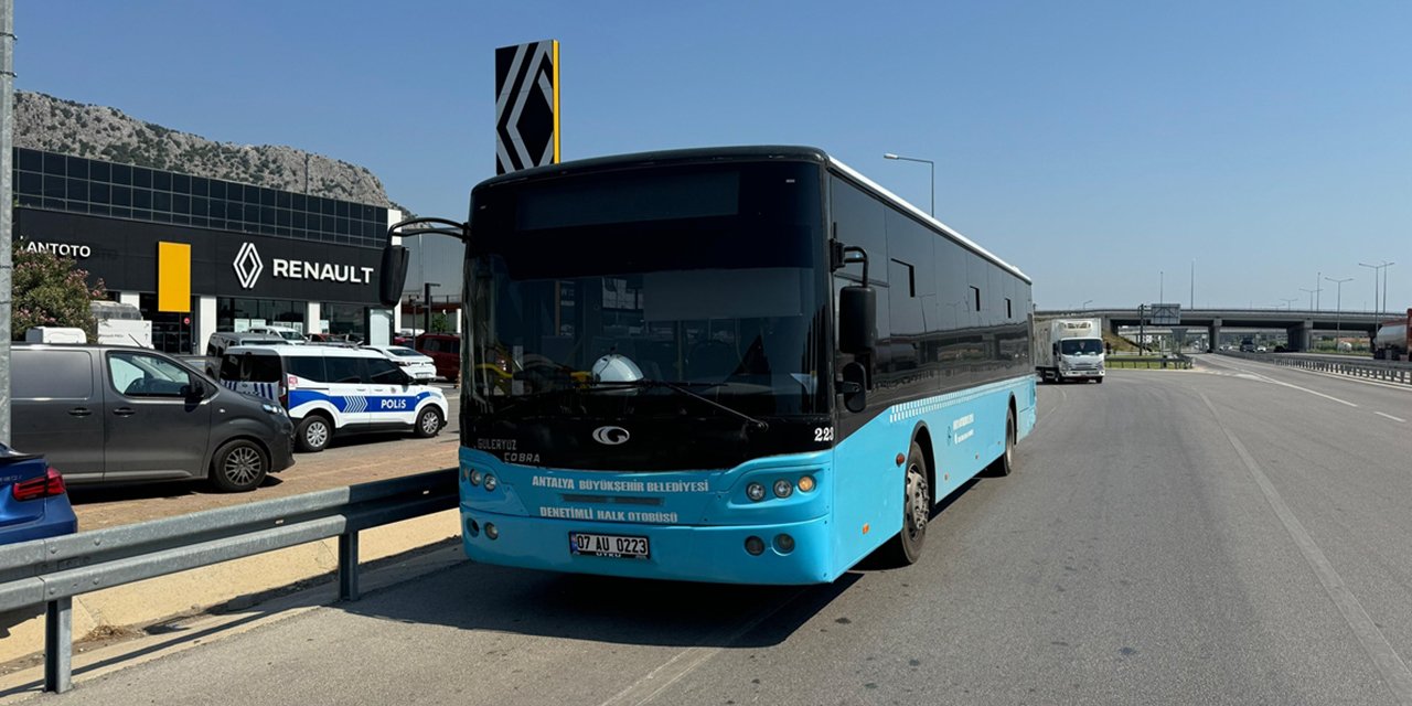 Yolcu şoförle tartıştı, otobüsün anahtarını alıp kaçtı!