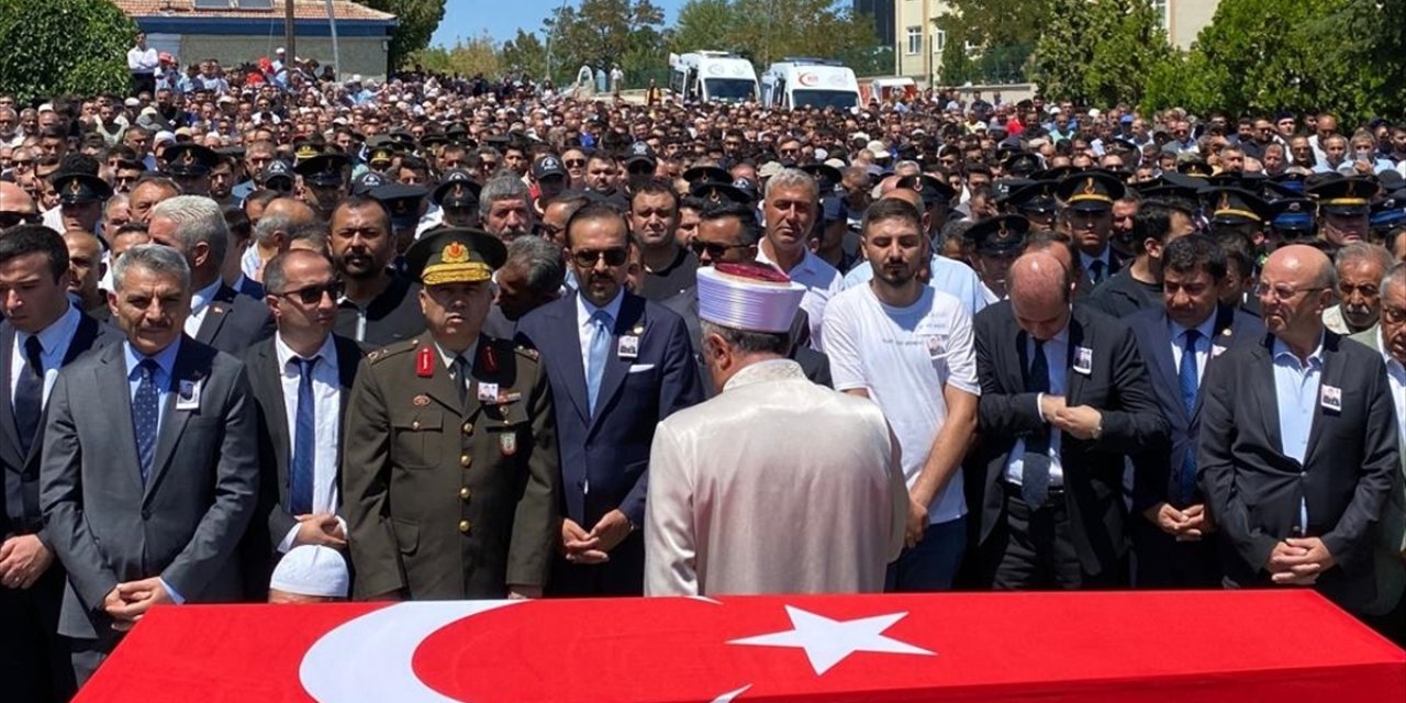 Şehit asker memleketi Kırşehir'de ebediyete uğurlandı