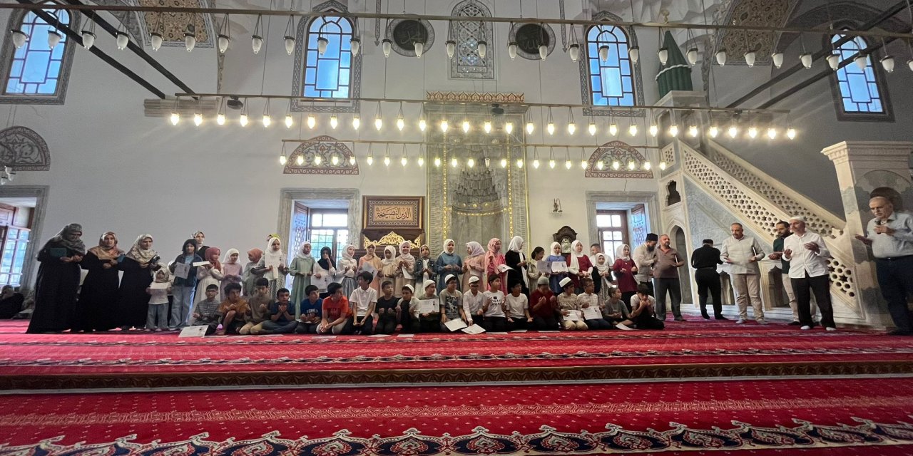 Konya’nın tarihi okulunda yaz kursları muhteşem finalle sona erdi