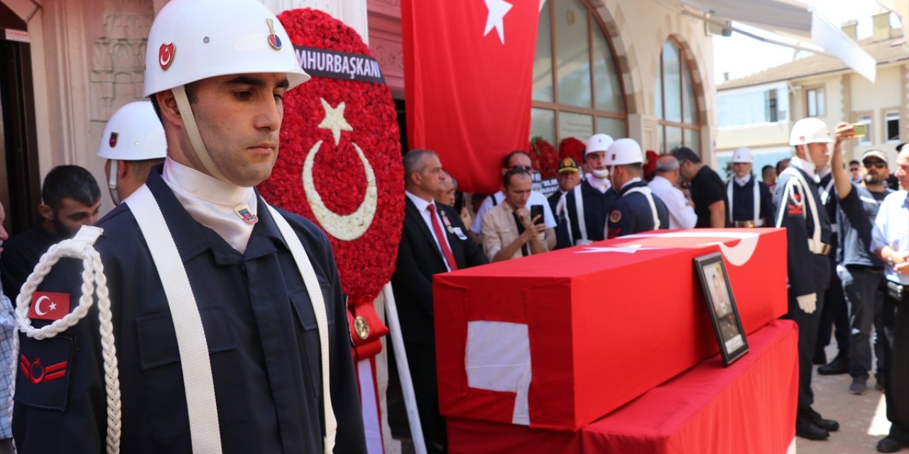 Görevi sırasında şehit olan astsubay toprağa verildi