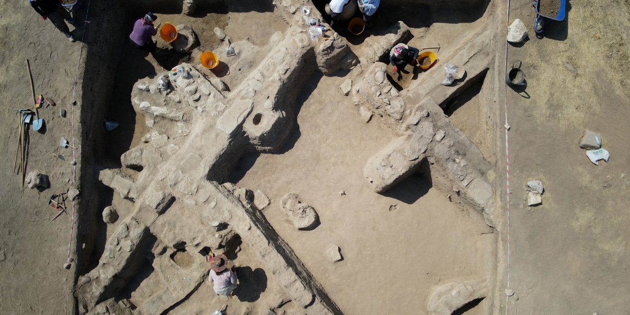 Konya’da 30 yıl sonra yeniden başlayan kazıdaki bulgular heyecan verdi