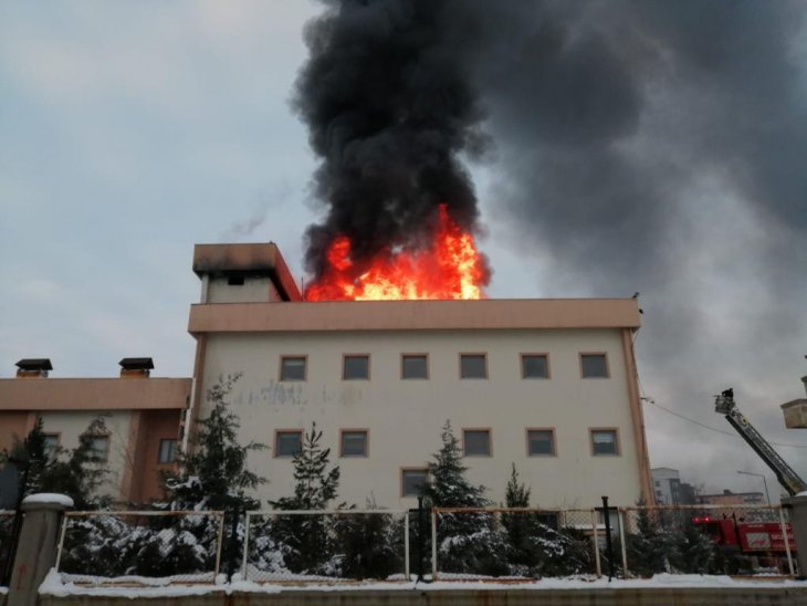 Devlet Hastanesinde korkutan yangın