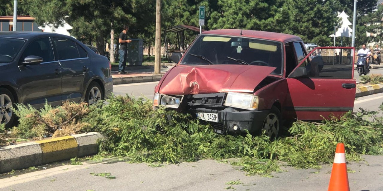 Konya’da otomobiller çarpıştı: 3 yaralı