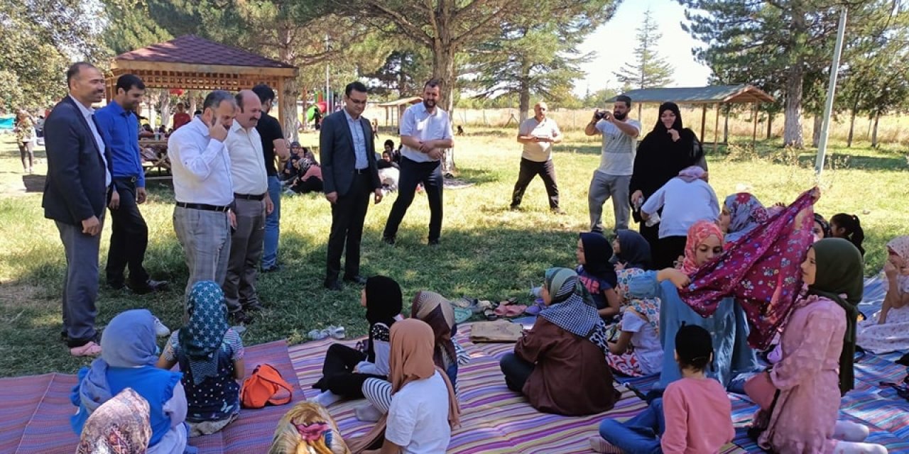 Sarayönü'nde Yaz Kur'an Kursları renkli bir programla son buldu