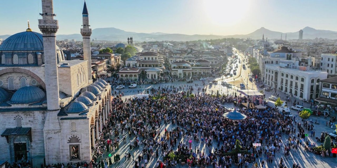 Konya'nın merkezinde görkemli ve anlamlı tören