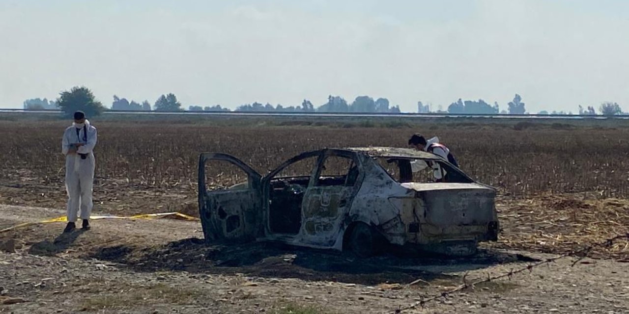 Yanmış otomobilde erkek cesedi bulundu