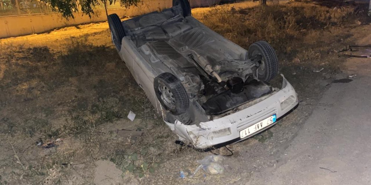 Konya'da otomobiller çarpıştı, biri devrildi: Aynı aileden 3 kişi yaralandı