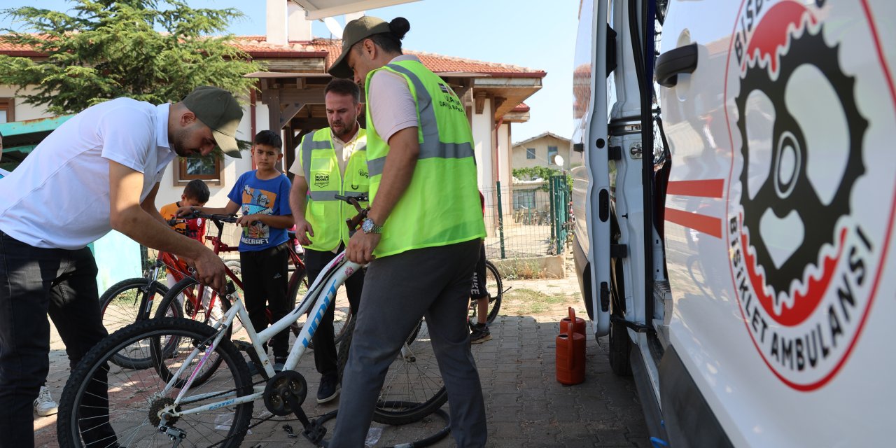 Konya’da eski bisikletler “Bisbulans” ile tamir ediliyor