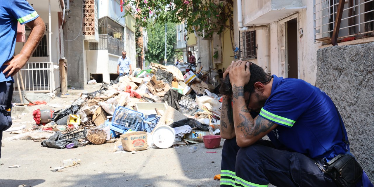 4 kamyon çöp çıktı, temizlik işçisi fenalaştı