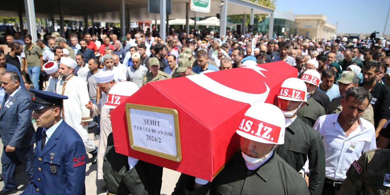 Trafik kazasında şehit olan askere son görev