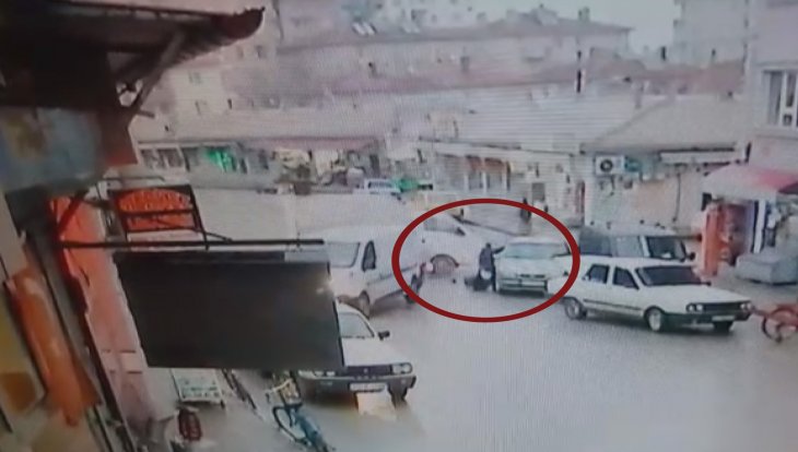 Konya’da yakıtı biten araçtaki 2 kişi ölümden döndü! O anlar kamerada