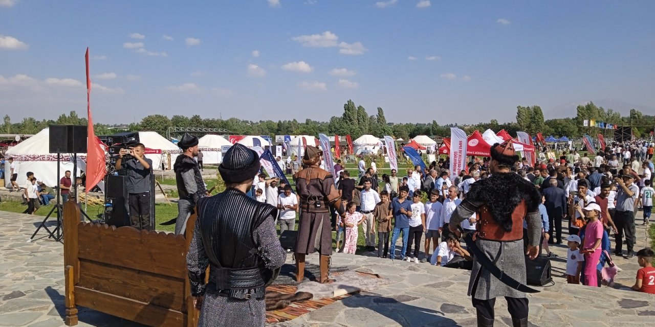 Konya ekibi, Ahlat’ta Malazgirt Zaferi ruhunu yeniden yaşatıyor