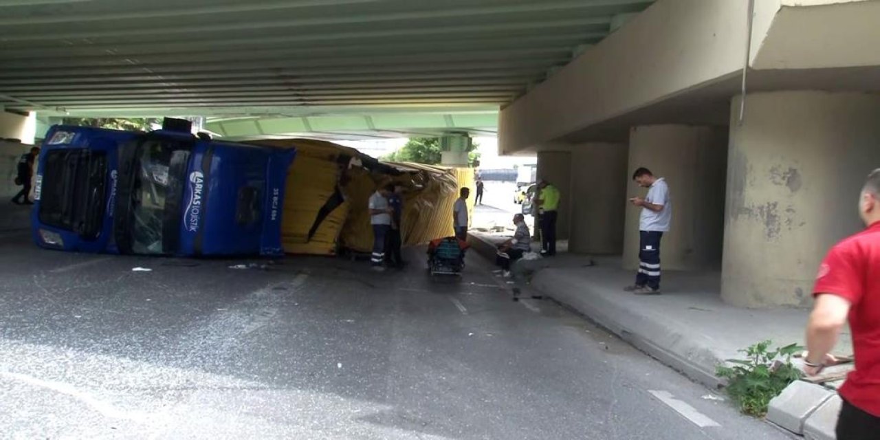 TIR, otobüsün üzerine devrildi! Çok sayıda yaralı var