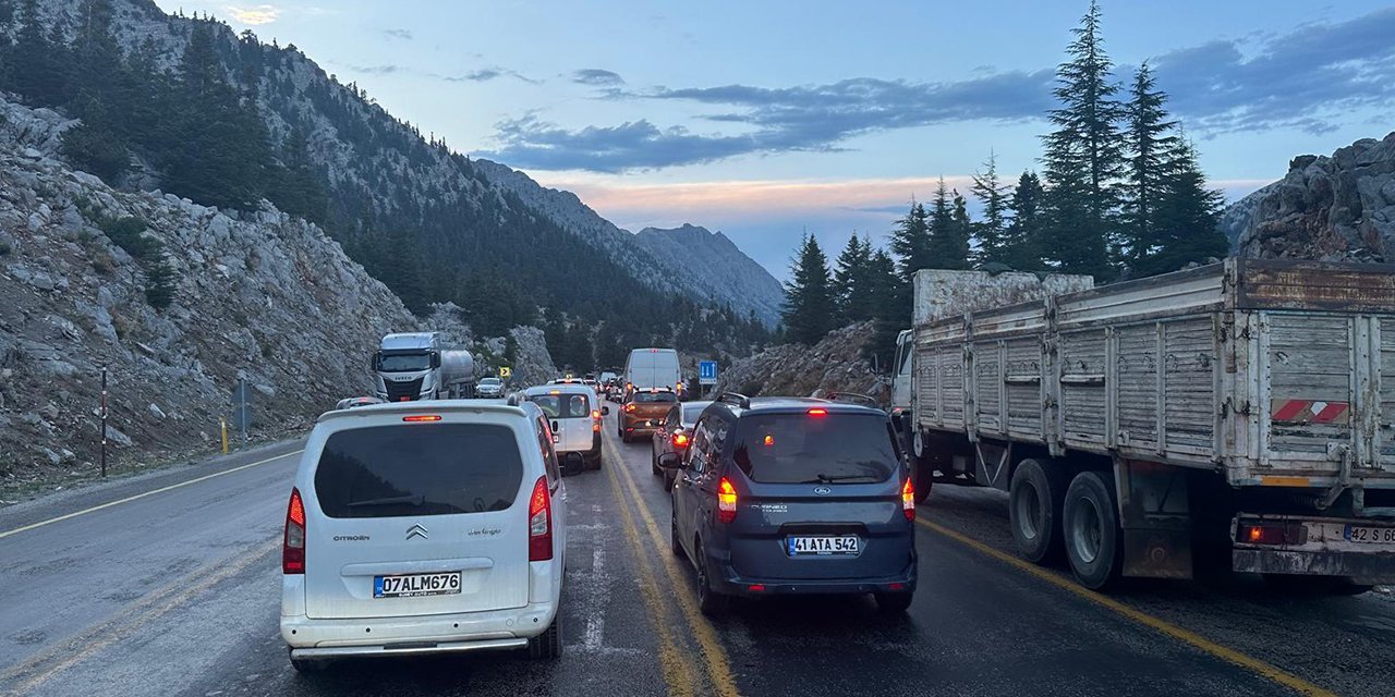 Konya Antalya yolu trafiğe kapandı!