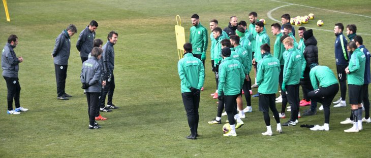 Bülent Korkmaz, takımını Göztepe maçına hazırlıyor