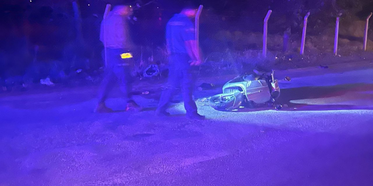 Konya’da otomobil motosikletle çarpıştı: 1’i ağır 2 yaralı