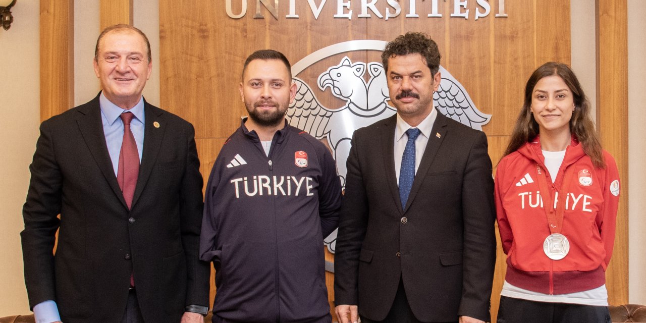 Selçuk Üniversitesi Rektörü Yılmaz, milli sporcuları ağırladı