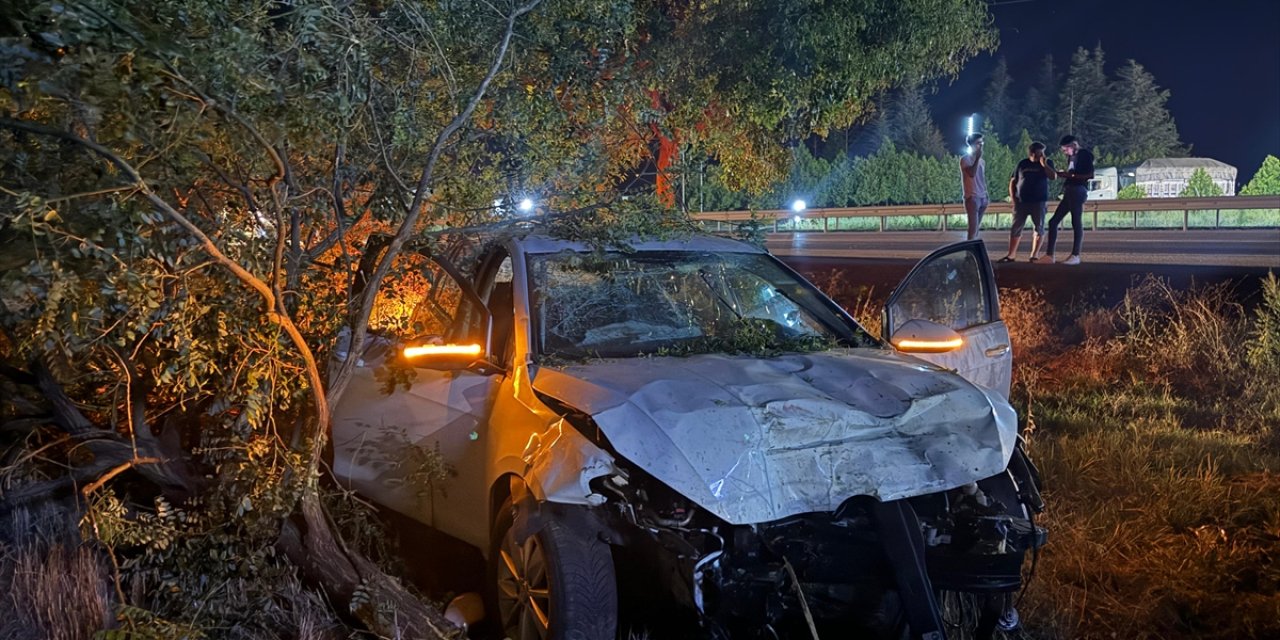 Biri Konya plakalı 2 otomobil çarpıştı! Ahmet Emre ve Onur Bozkurt hayatını kaybetti