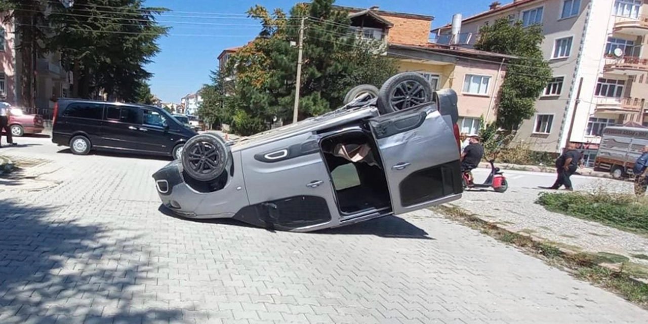 Konya’da 2 araç çarpıştı: 1 yaralı