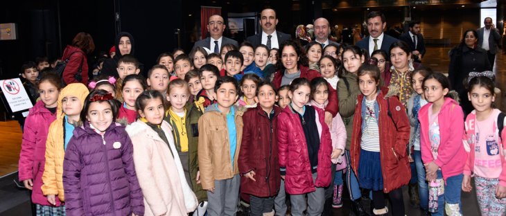 Konya'da başkanlar çocukların tiyatro heyecanına ortak oldu