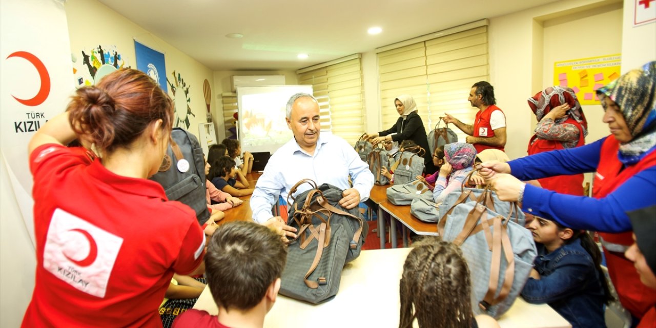 Kızılay'dan 85 bin öğrenciye 77 milyonluk eğitim desteği