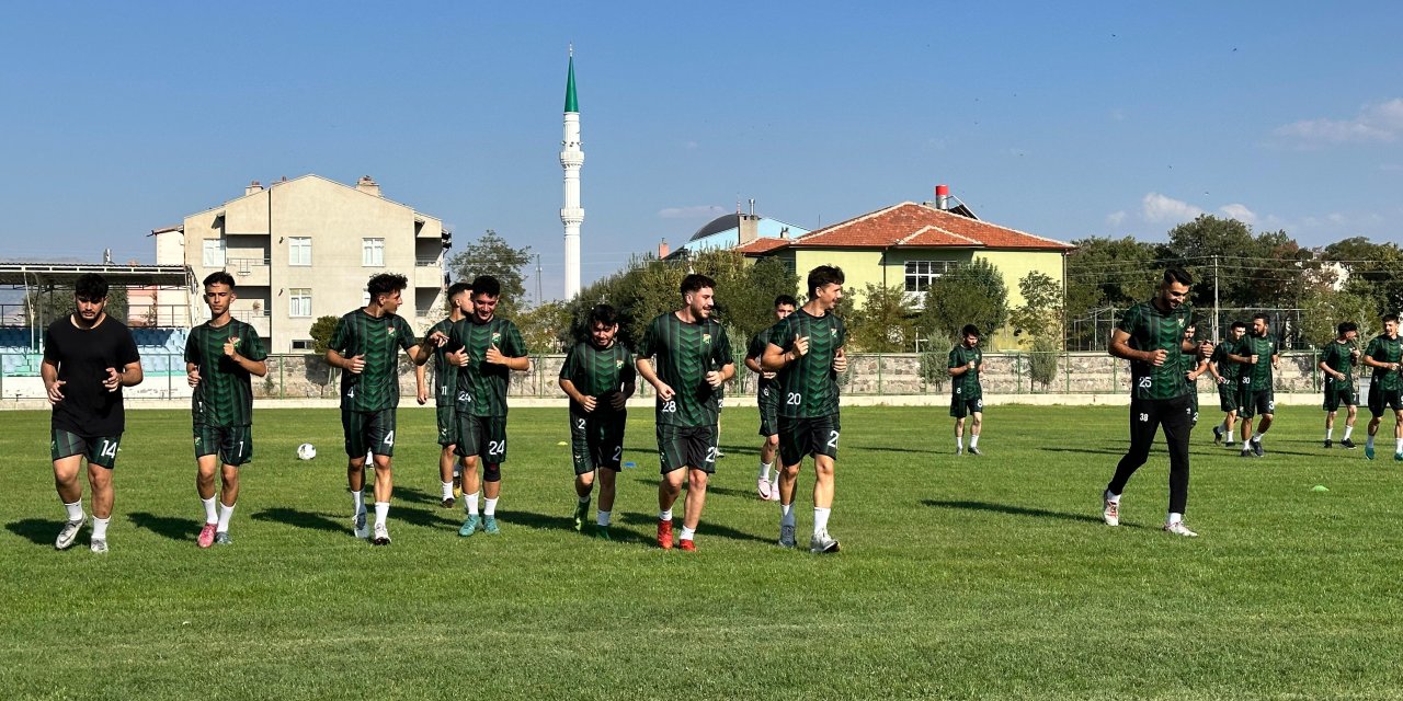 Karapınar Belediyespor sahaya indi