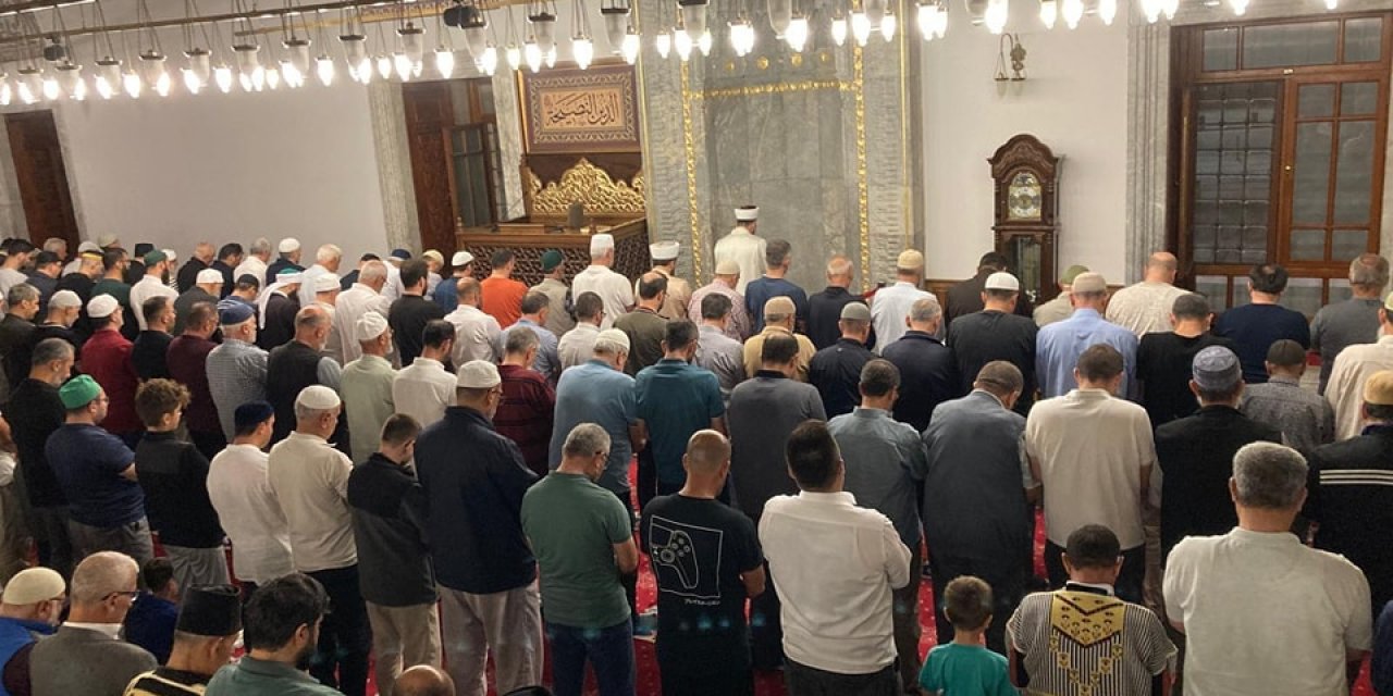 Konyalılar sabah namazında Sultan Selim Camii'nde buluştu