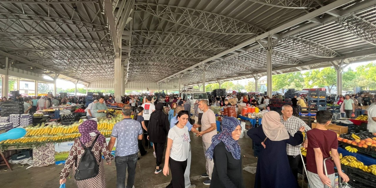 Konya’nın ünlü pazarında kışlık yoğunluğu