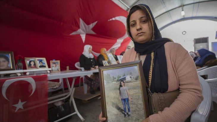 Diyarbakır annelerinden Vahide Çiftçi: Kızım beni duyuyorsan gel, devlete teslim ol