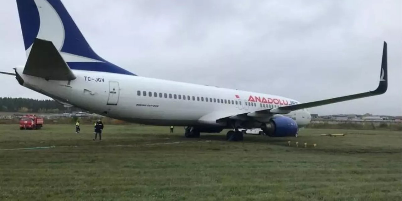 Anadolujet uçağı pistten çıktı