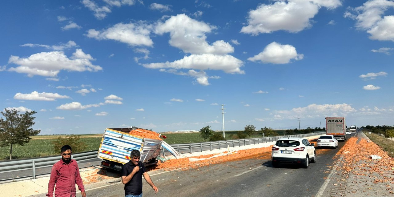 Konya’da TIR kamyonla çarpıştı, yardıma ilk başkanlar koştu