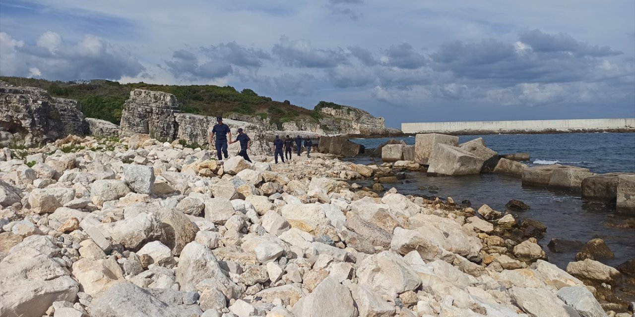 Tekne alabora oldu: 3 balıkçıdan 1'i kayıp
