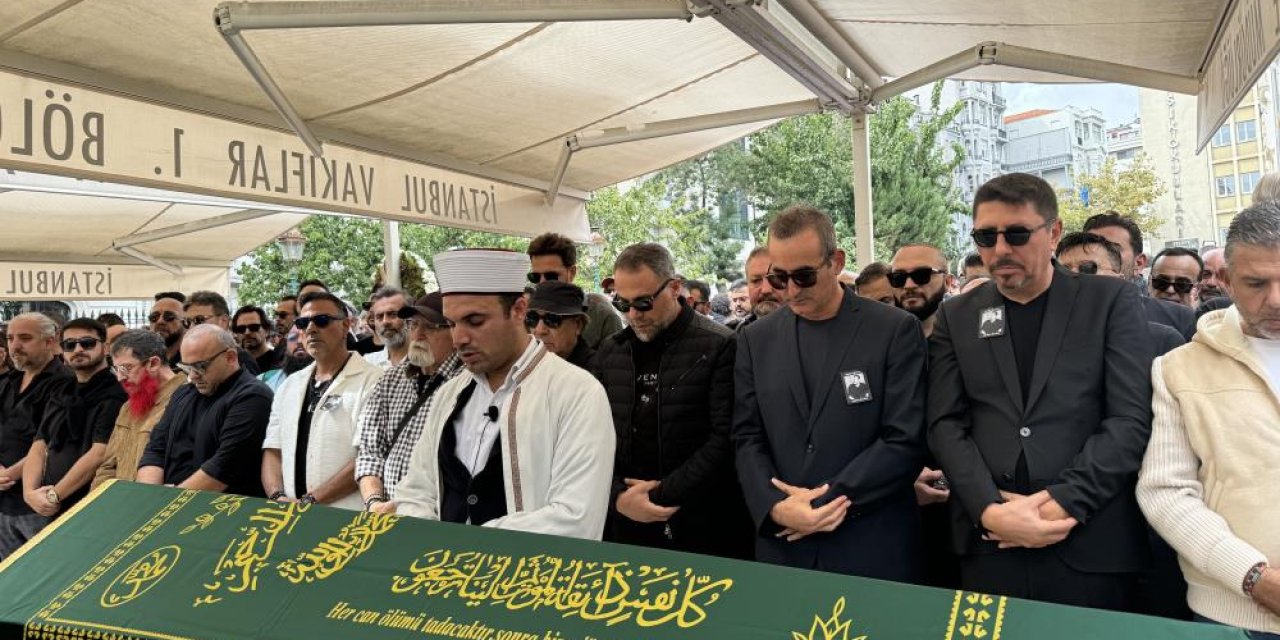 Şarkıcı Metin Arolat’ın cenaze namazı kılındı