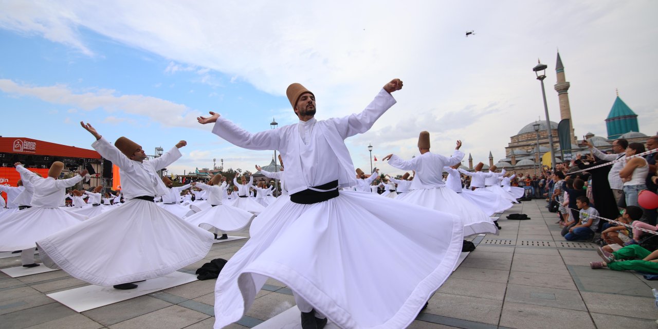 Dünya Konya’da buluşuyor! 99 semazen ayini şerifi icra etti