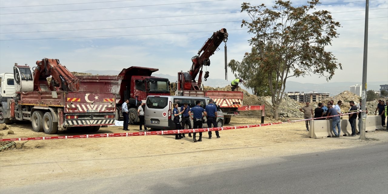 Kamyon ile damper arasına sıkışan tamirci hayatını kaybetti