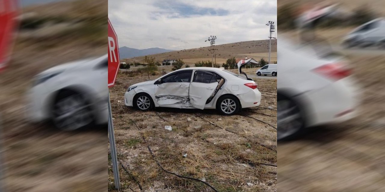 Konya yolunda otomobiller çarpıştı: 5 yaralı