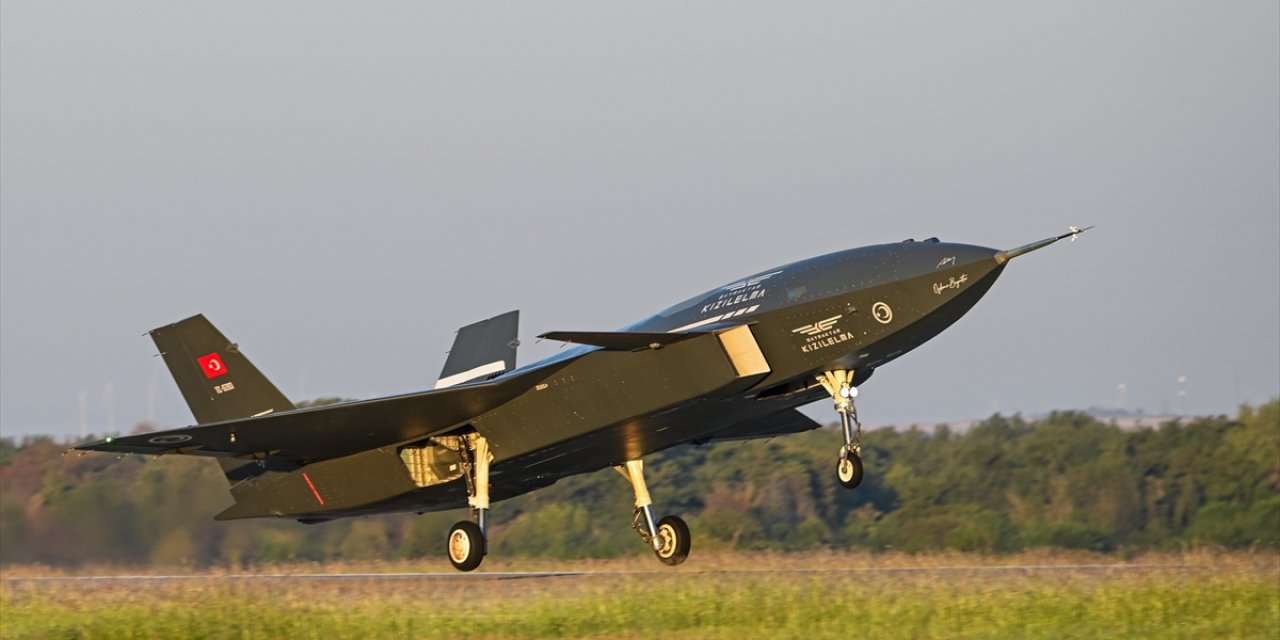 Bayraktar KIZILELMA’nın üretim prototipi testi geçti