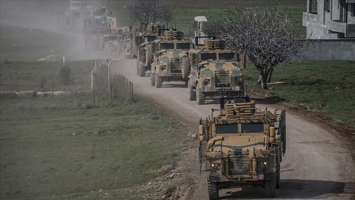 Komandolar vatandaşların okuduğu Fetih Suresi eşliğinde sınıra gitti