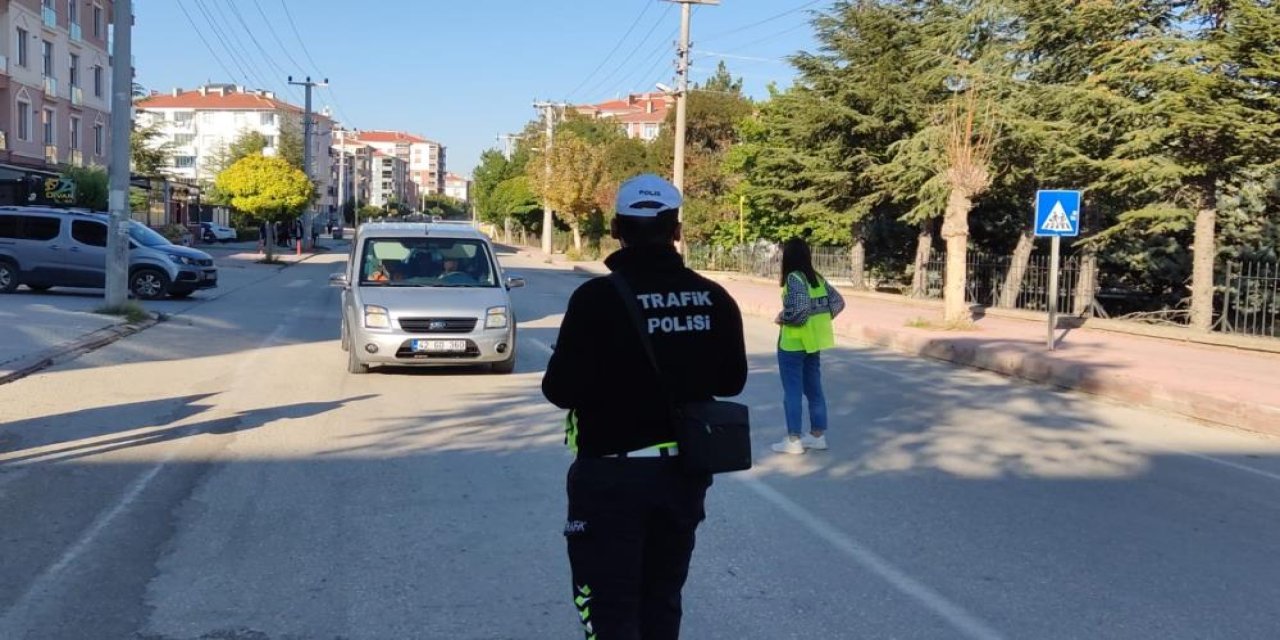 Konya’da yayalara yol vermeyen sürücüler dronla belirlendi