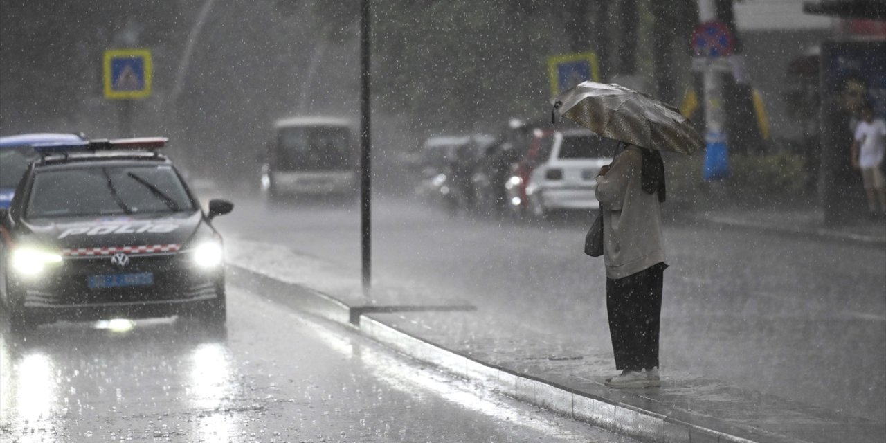 Meteorolojiden fırtına ve kuvvetli yağış uyarısı