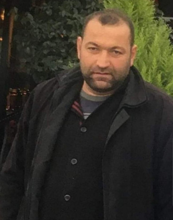 Hurda yüklü kamyondan düşüp öldü