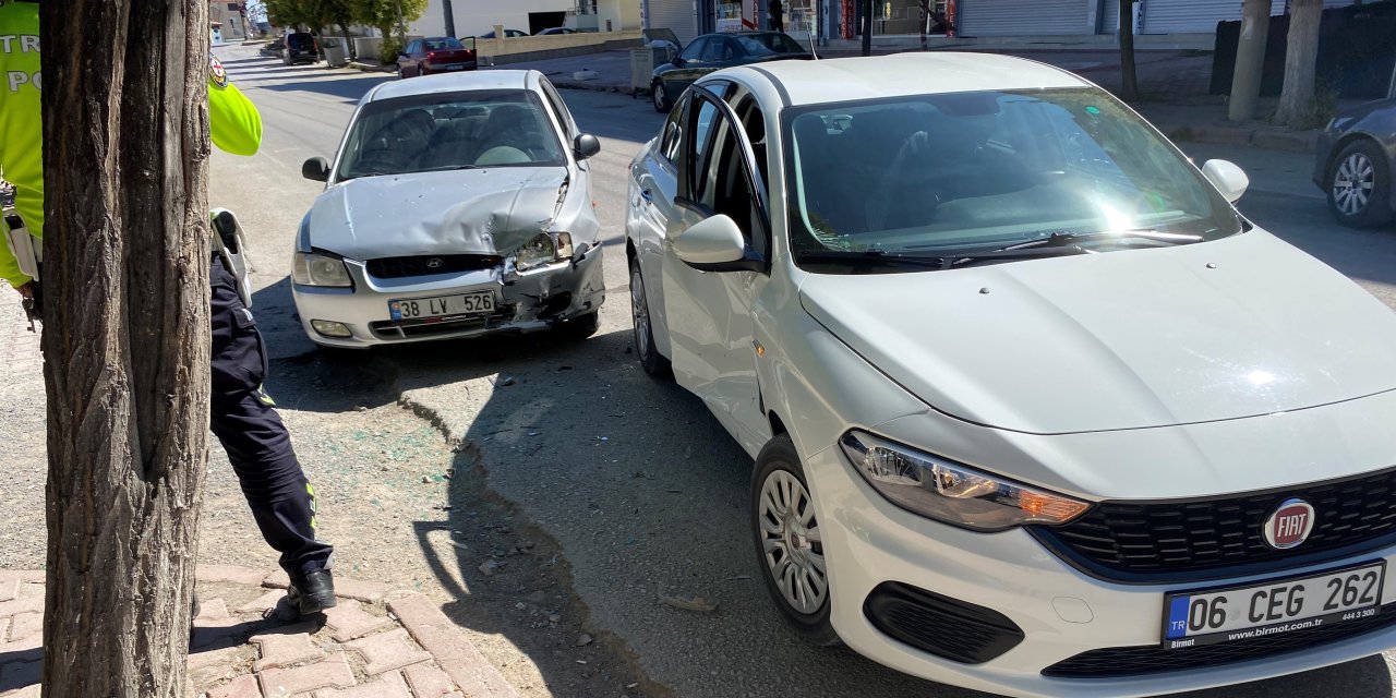 Konya'da otomobillerin çarpıştığı kazada 1 kişi yaralandı