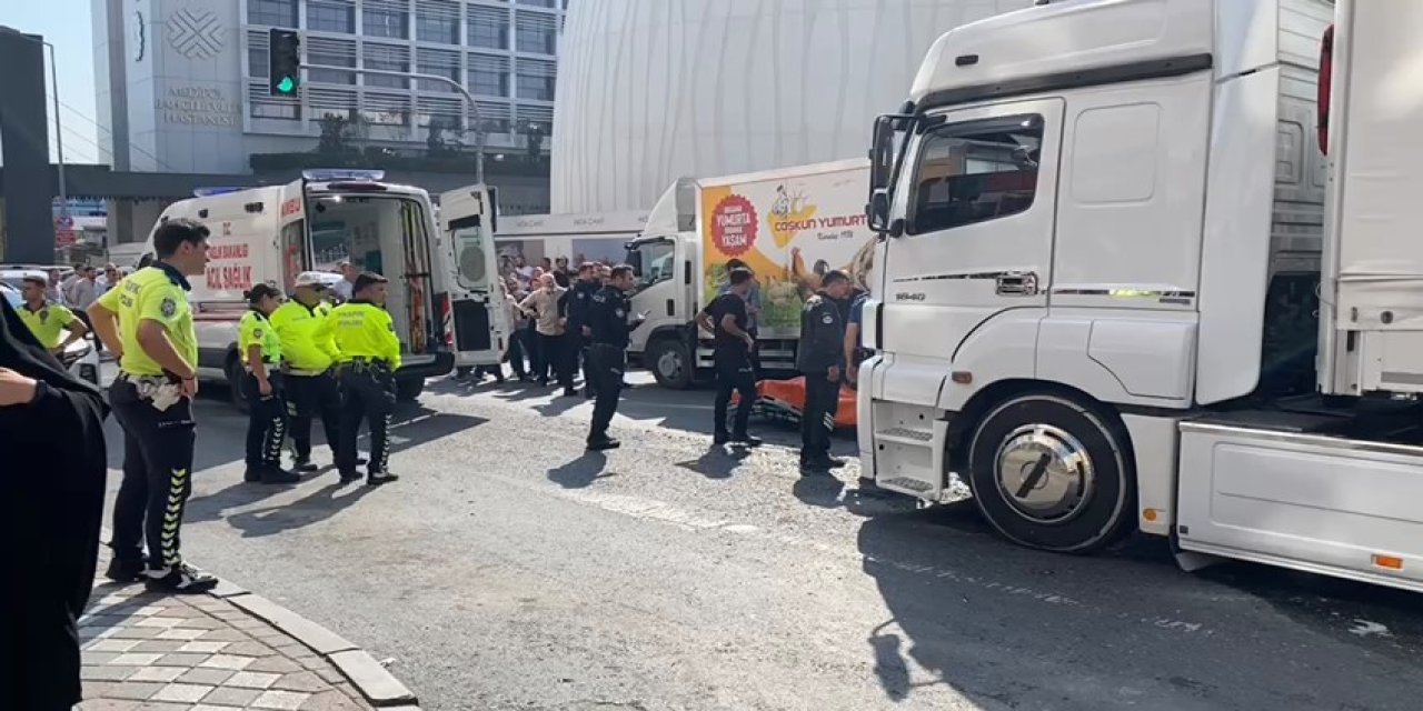 Camiden çıkan yaşlı adam TIR'ın altında kalıp öldü