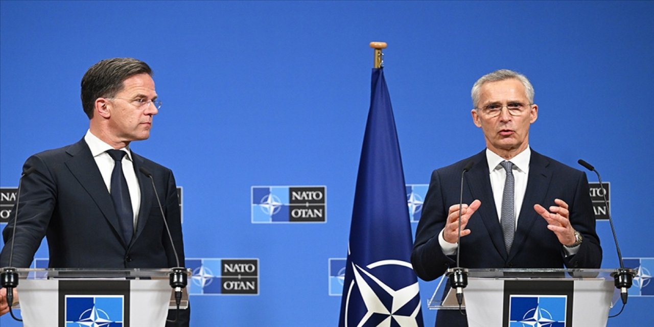 NATO’da devir teslim töreni