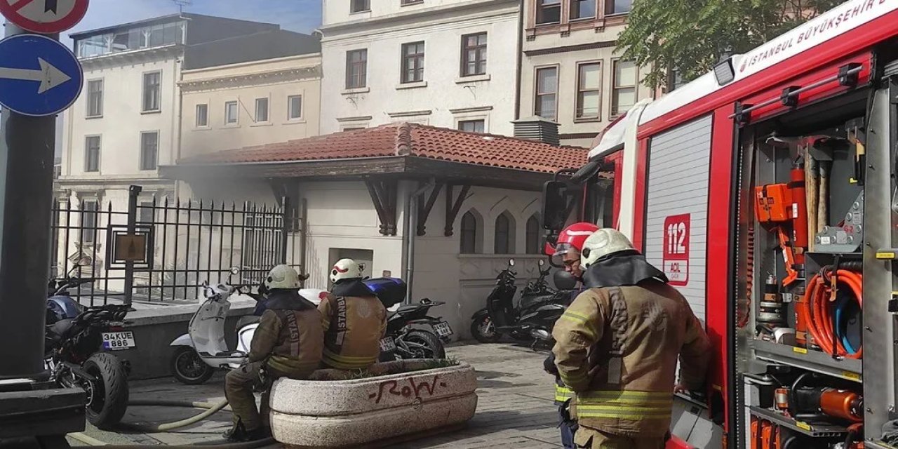 Beyoğlu Belediyesinde patlama! Bina tahliye edildi