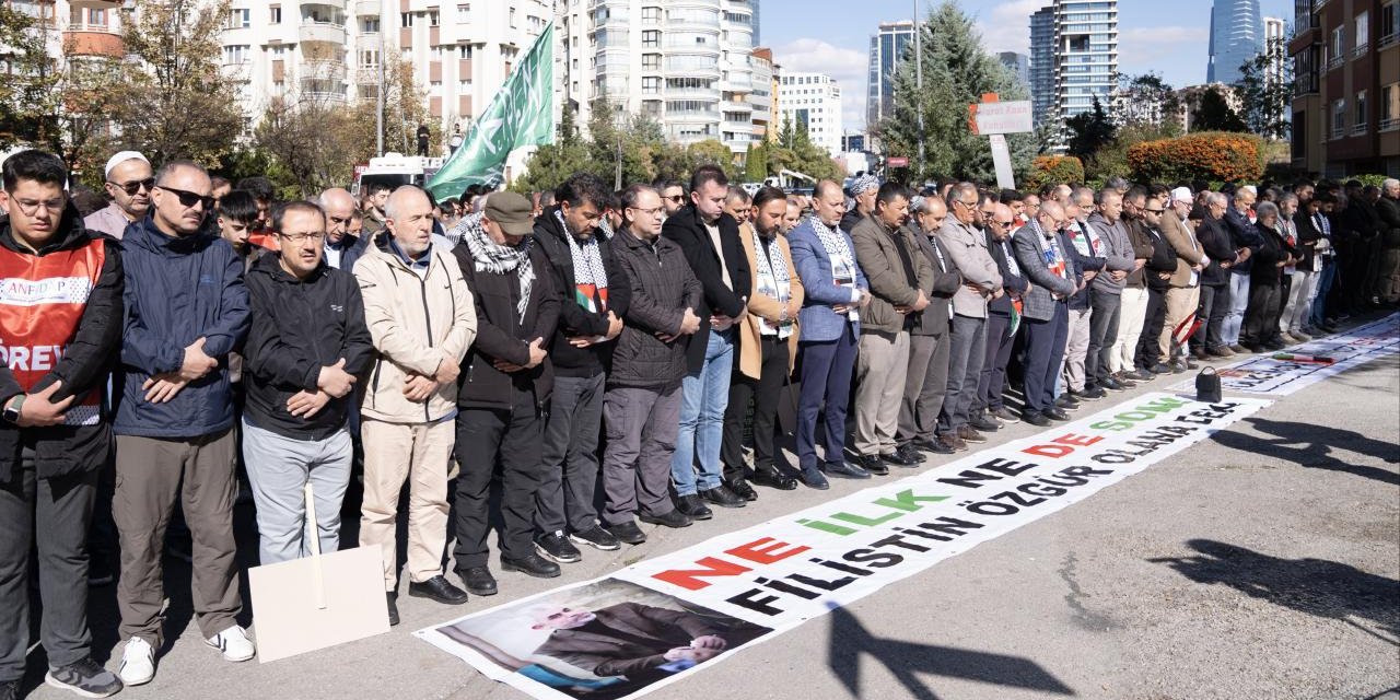 Yahya Sinvar için gıyabi cenaze namazı kılındı